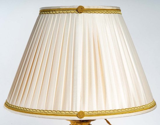 Coppia di lampade cinesi in porcellana e supporti in bronzo dorato Fine XIX secolo