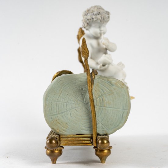 Small Miniature Planter In Wedgwood And Biscuit Late 19th Century