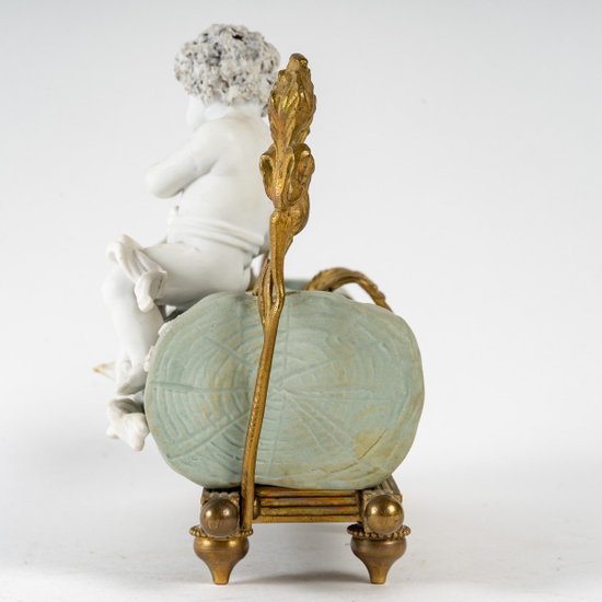 Small Miniature Planter In Wedgwood And Biscuit Late 19th Century