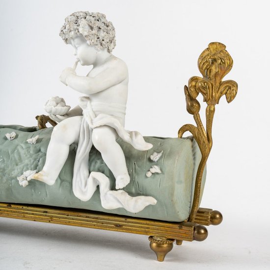 Small Miniature Planter In Wedgwood And Biscuit Late 19th Century