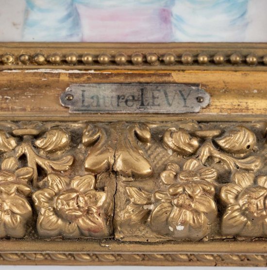 Plaque En Porcelaine  Laure Lèvy  Encadré Fin  XIXème Siècle