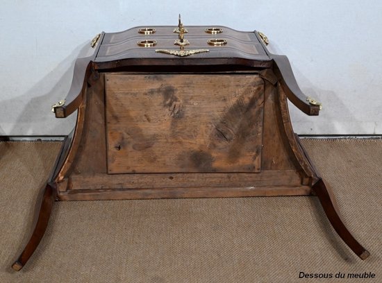 Petite commode d’Entre-deux, style Transition Louis XV / Louis XVI – Début XXe