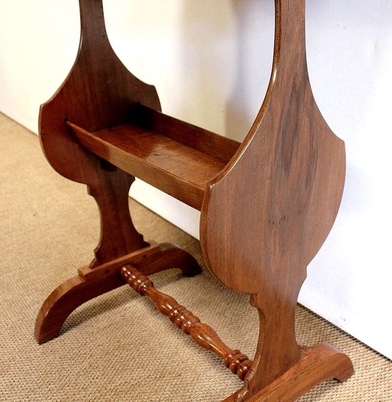 Small Walnut Pocket Table - Mid 19th century