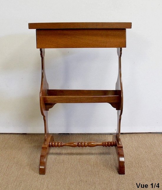 Small Walnut Pocket Table - Mid 19th century