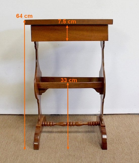 Small Walnut Pocket Table - Mid 19th century