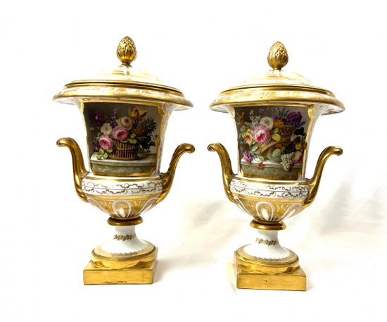 Pair of Medicis vases covered with Paris porcelain cassolette around 1830