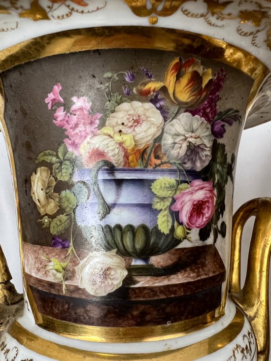 Pair of Medicis vases covered with Paris porcelain cassolette around 1830