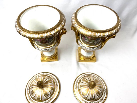 Pair of Medicis vases covered with Paris porcelain cassolette around 1830