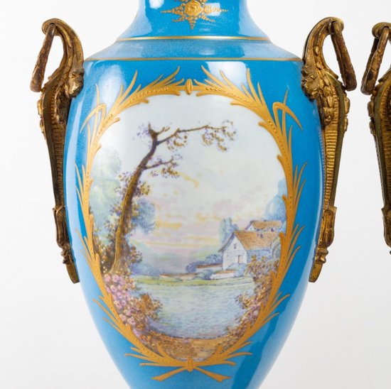 A Pair Of Syle Porcelain Vases Late 19th Century