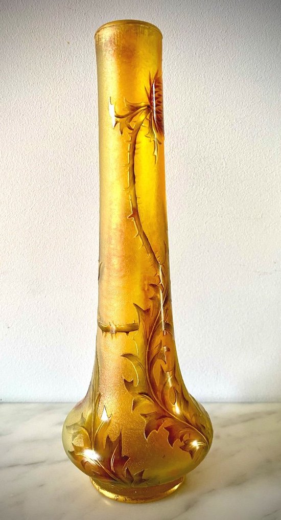 Daum Art Nouveau vase "Aux Chardons