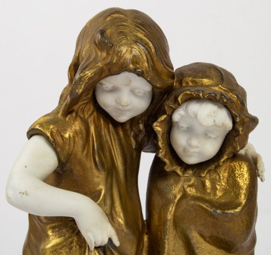 Mednat Figurine, In Spelter And Biscuit Representing Two Girls, XIXth Time