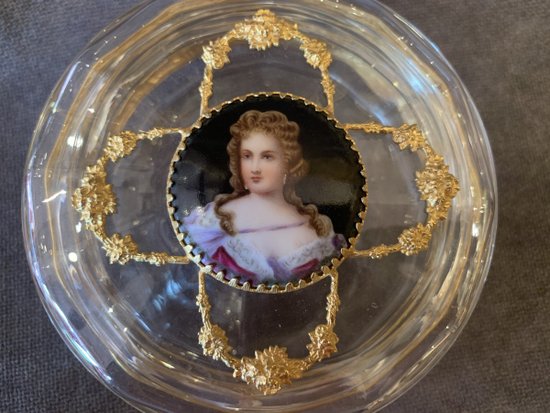 Crystal Box With Porcelain Plate