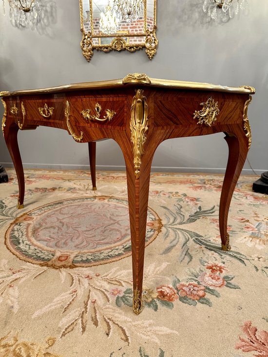 Maurice Rinck, Bureau Plat De Style Louis XV En Marqueterie Bronze Dore Circa 1900 Stampato