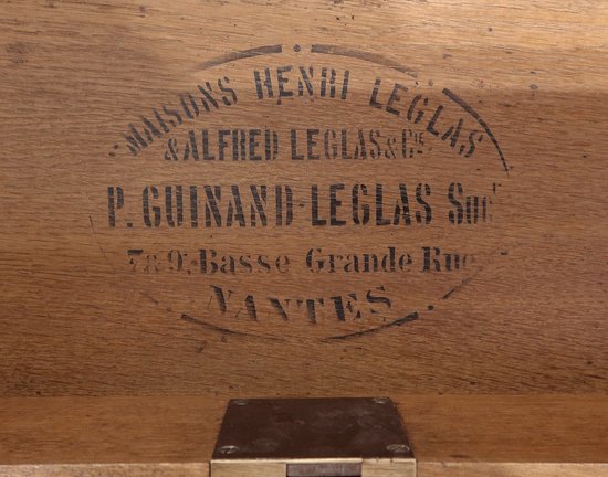 Psyche chest of drawers in walnut, Maison Guinand-Leglas, Rocaille style - 1900