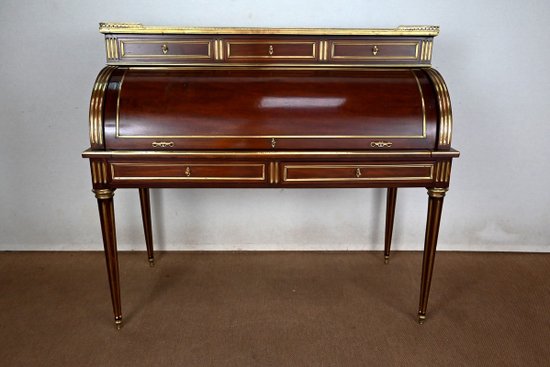 Important Mahogany Cylinder Desk, Louis XVI style, Napoleon III period - 2nd half of the 19th century