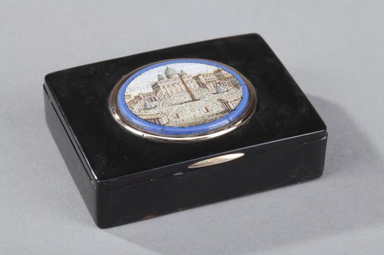 Restoration period Tortoiseshell And Gold Snuffbox