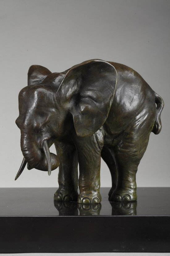 Bronze sculpture "Elephant and his two babies" by Ulisse Caputo