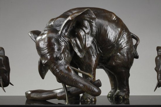 Bronze sculpture "Elephant and his two babies" by Ulisse Caputo