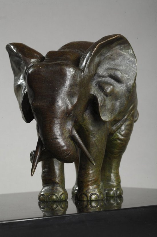 Bronze sculpture "Elephant and his two babies" by Ulisse Caputo