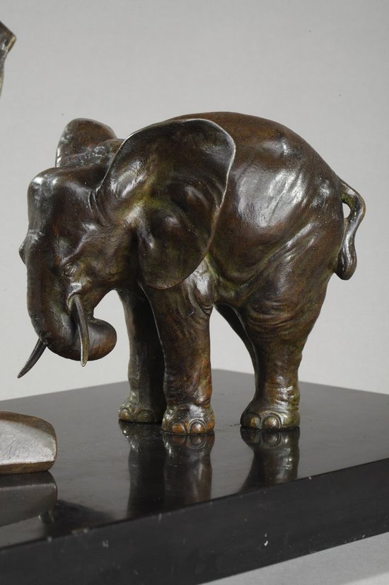 Bronze sculpture "Elephant and his two babies" by Ulisse Caputo