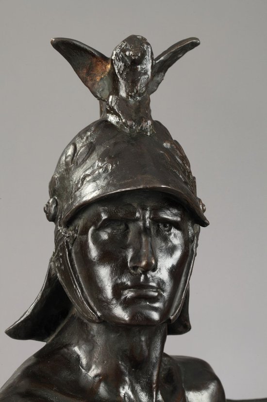 Sculpture en bronze "Le guerrier" d'Auguste de Wever