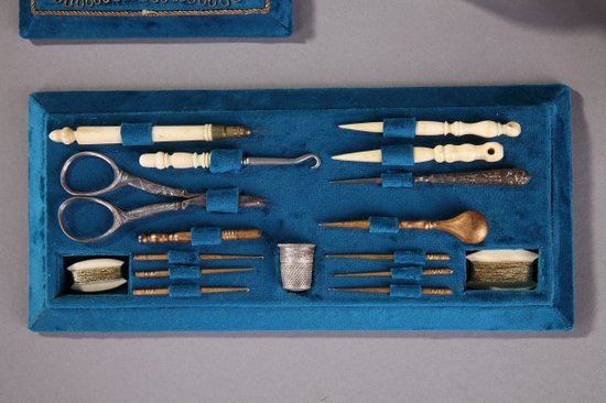 Napoleon III period sewing kit