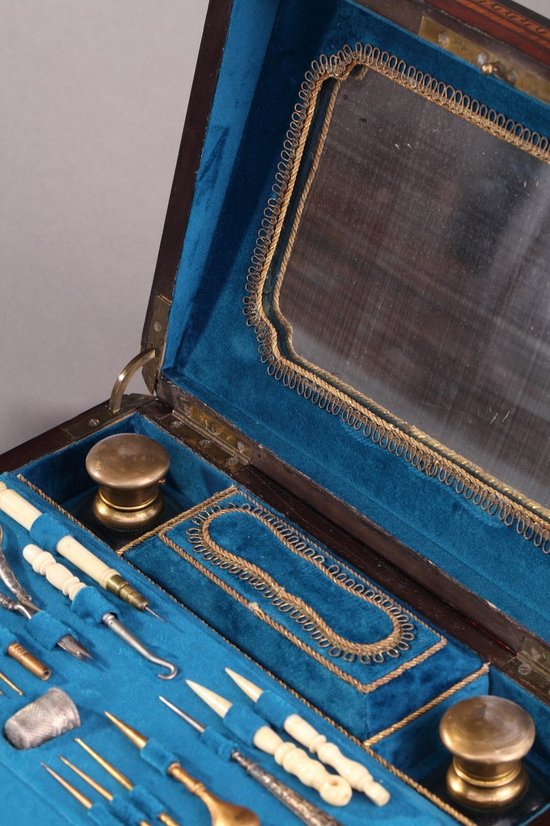 Napoleon III period sewing kit