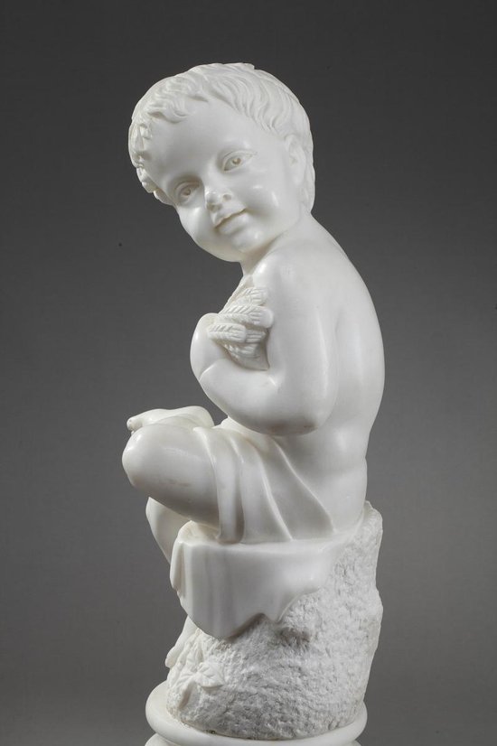 Scultura in marmo bianco "putto Aux épis De Blé" (putto con spighe di grano)