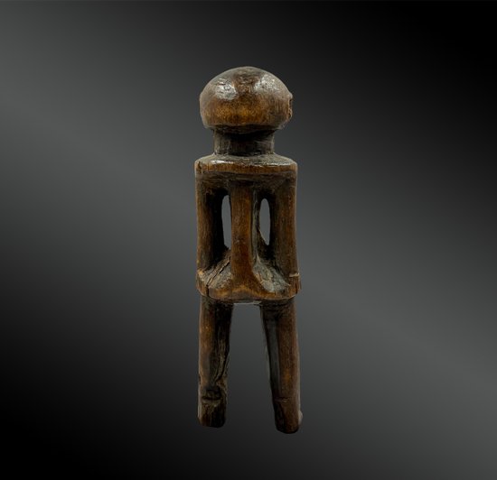 STATUETTE ANTHROPOMORPHE - Culture Kantana ou Montol, Nigéria - Première moitié du XXème siècle