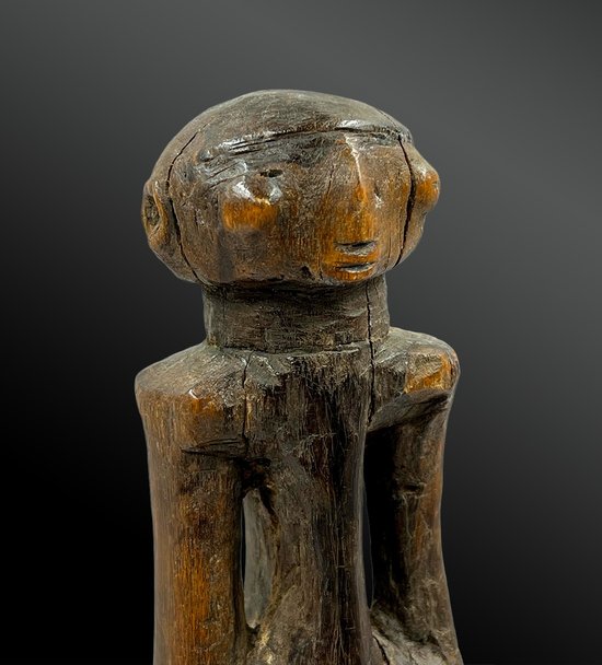 STATUETTE ANTHROPOMORPHE - Culture Kantana ou Montol, Nigéria - Première moitié du XXème siècle