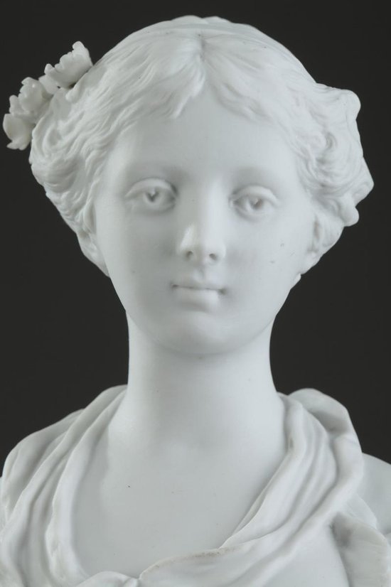 Statuetta in bisquit "Giovane ragazza con brocca rotta", XIX secolo