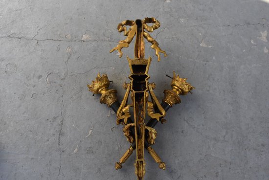             Pair of Bronze Wall Lights Louis XVI style