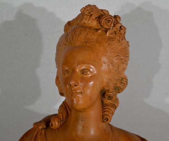 Terracotta bust of Marie-Antoinette, after F. Lecomte - 1920