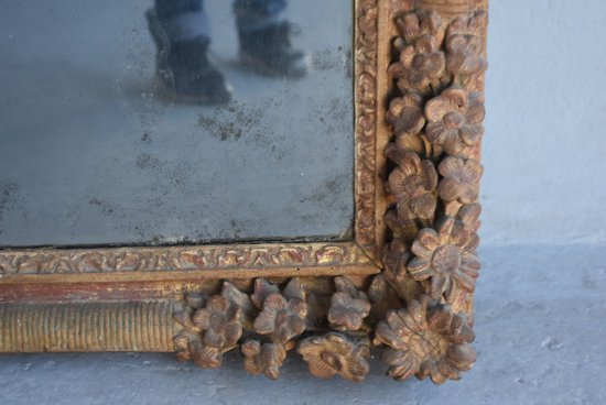 Miroir Louis XIV En Bois Sculpté Et Doré époque XVIIIème            