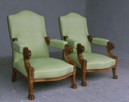 Pair Of Walnut Armchairs With Lions Feet Claws Late Nineteenth