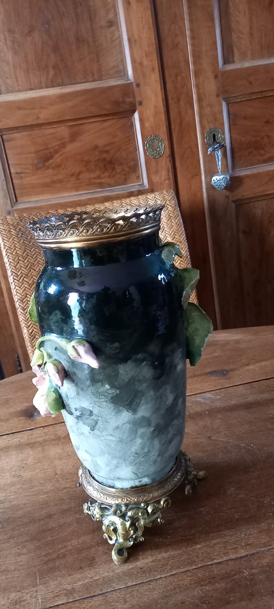 Large ceramic vase with flowers / Napoleon III