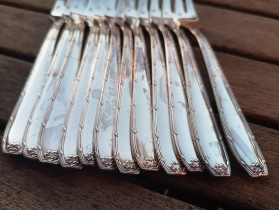 12 silver plated shellfish/snails forks, ribbon design