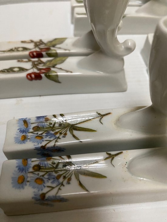 PORCELAIN KNIFE HOLDERS