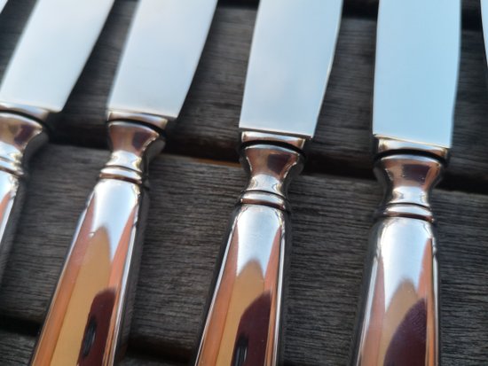 Case : 12 silver plated dessert knives, Baguette orfèvrerie Saint Médard model