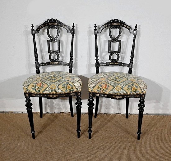 Paire de Chaises laquées noires, Style Louis XVI, époque Napoléon III – Milieu XIXe