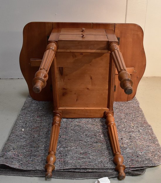 Small living room table with shutters in solid cherry wood, Louis-Philippe period - 19th century