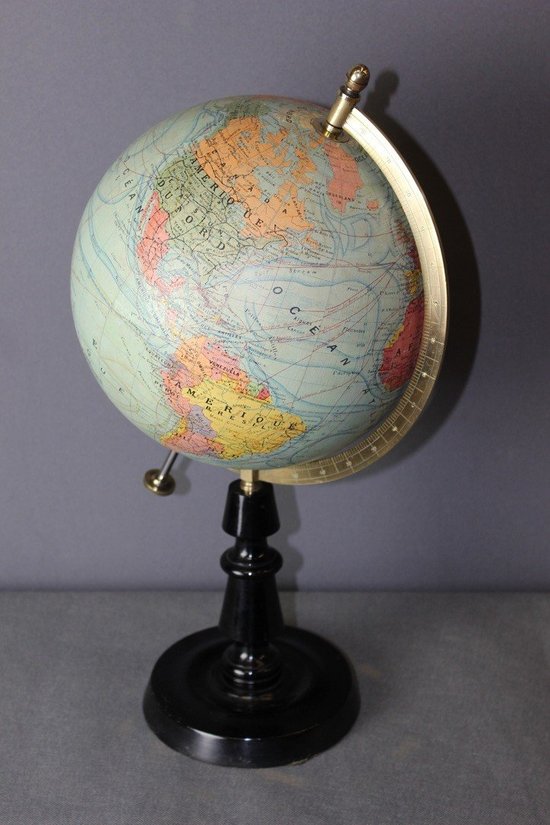 Globe Terrestre Par J Forest Vers 1920