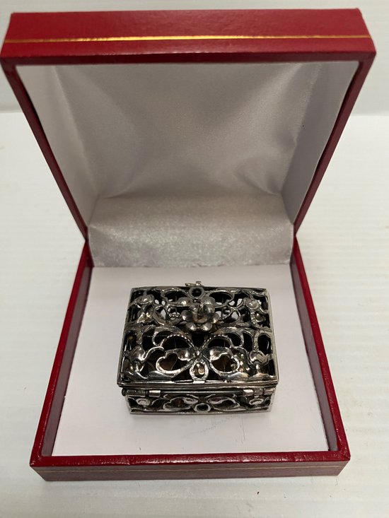 SMALL SILVER BOX