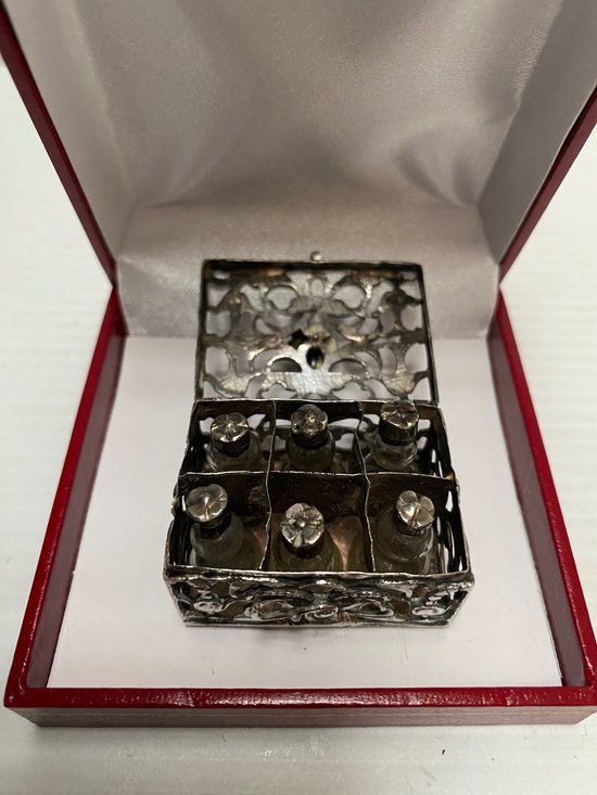 SMALL SILVER BOX