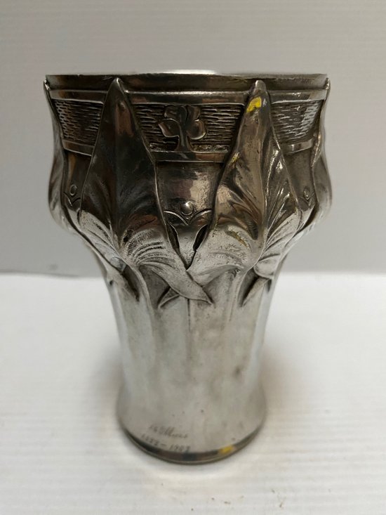 VASE IN SOLID PEWTER ART NOUVEAU