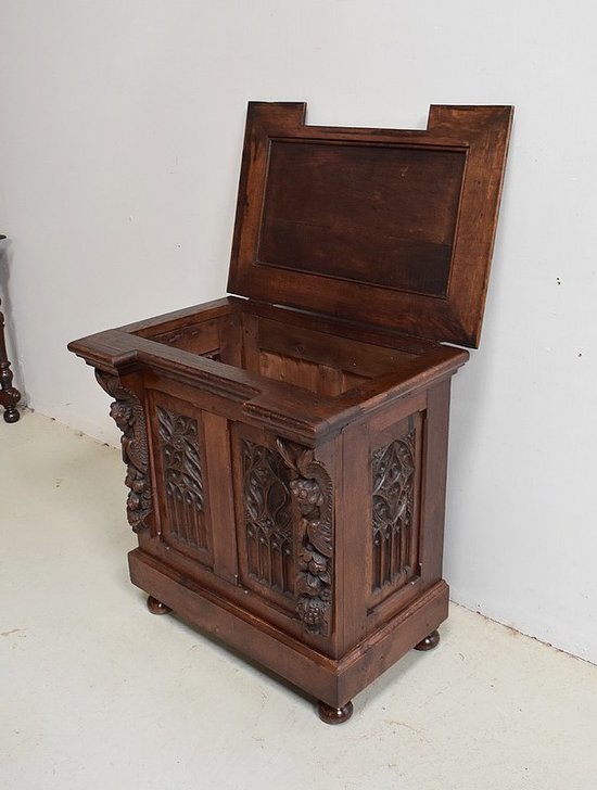 Small Oak Landing Linen Chest, Renaissance style - Late 19th century