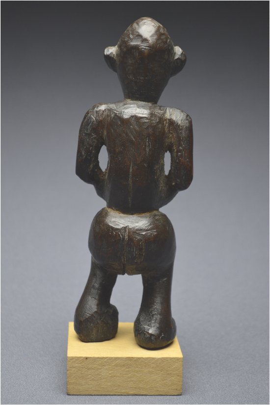 Tanzania, Zigwa people, Mid 20th century, Ancient anthropomorphic statuette with shiny patina