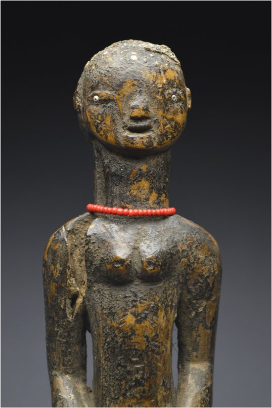 Tanzanie, Peuple Nyamwezi, Première moitié du XXème siècle, Ancienne statuette anthropomorphe à patine profonde