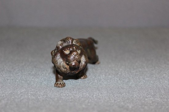 Bronze Okimono Representing a Lion About 1900 Signed