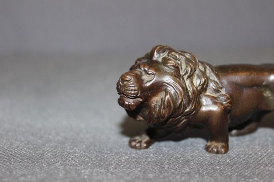 Bronze Okimono Representing a Lion About 1900 Signed